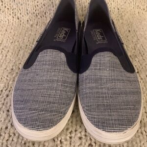 Keds women’s slip on shoes, size 8.